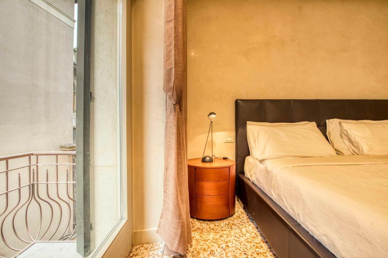 Apartmentsarena - Suite Mercatorum - Piazza Erbe Vérone Extérieur photo