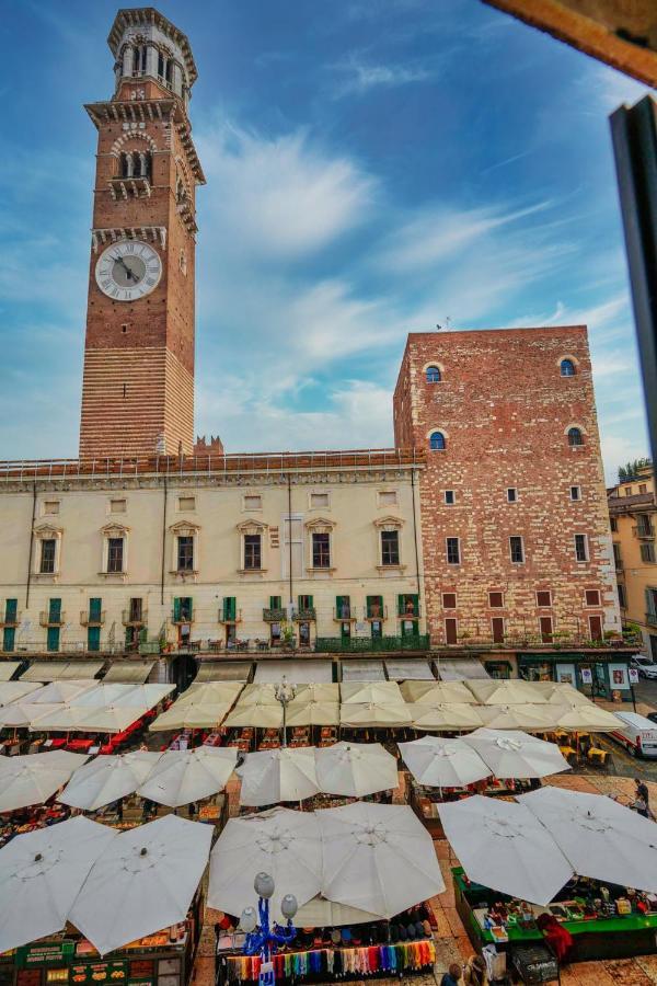 Apartmentsarena - Suite Mercatorum - Piazza Erbe Vérone Extérieur photo