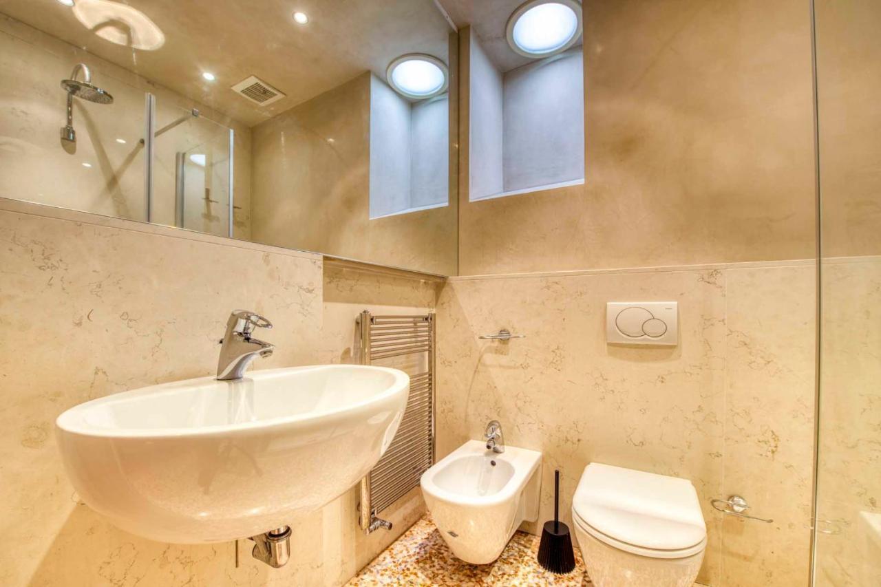 Apartmentsarena - Suite Mercatorum - Piazza Erbe Vérone Extérieur photo