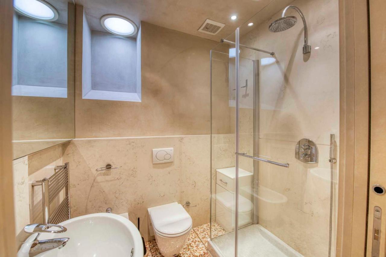 Apartmentsarena - Suite Mercatorum - Piazza Erbe Vérone Extérieur photo