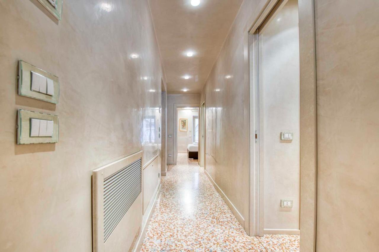 Apartmentsarena - Suite Mercatorum - Piazza Erbe Vérone Extérieur photo