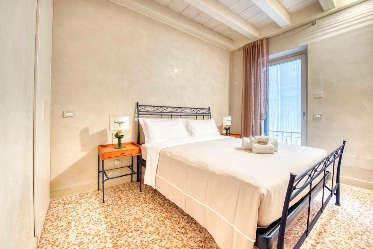 Apartmentsarena - Suite Mercatorum - Piazza Erbe Vérone Extérieur photo