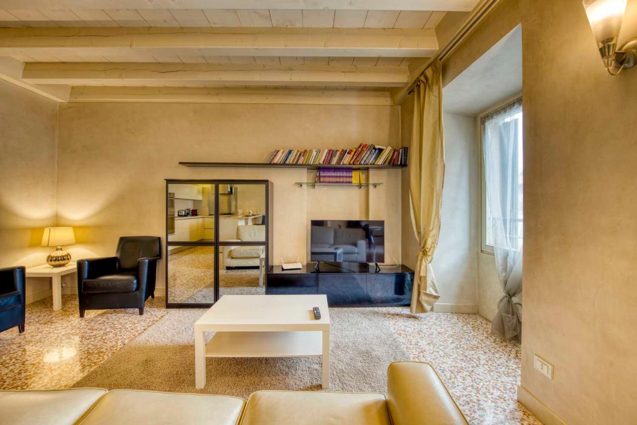 Apartmentsarena - Suite Mercatorum - Piazza Erbe Vérone Extérieur photo