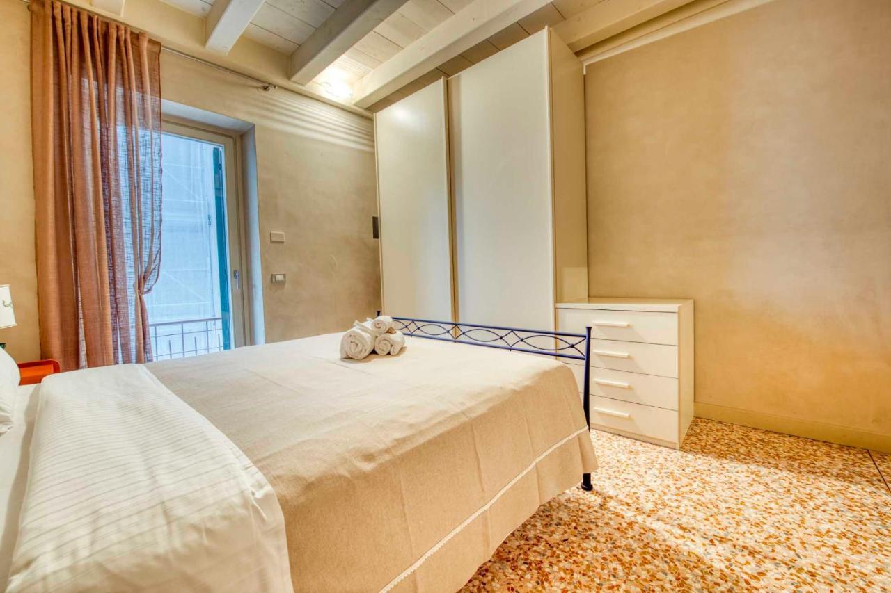 Apartmentsarena - Suite Mercatorum - Piazza Erbe Vérone Extérieur photo